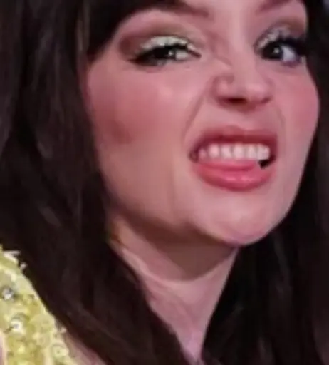 Image 4503228 from Lauren Mayberry (Singer)