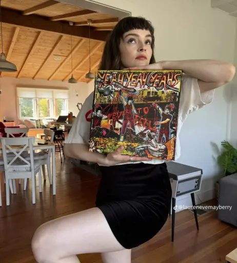 Image 4500886 from Lauren Mayberry (Singer)