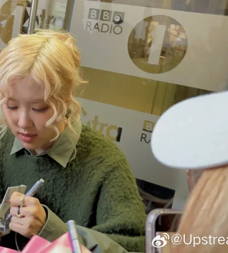 Image 4500905 from Rosé || Roseanne Park - BLΛƆKPIИK ( BLACKPINK )