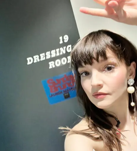 Image 4508632 from Lauren Mayberry (Singer)