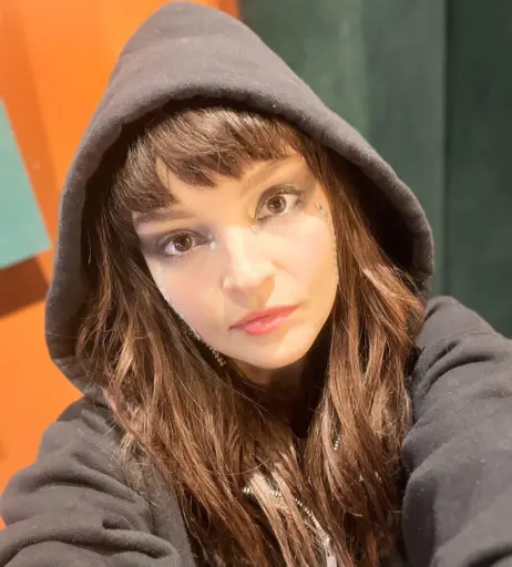Image 4508159 from Lauren Mayberry (Singer)