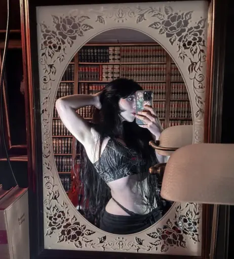 Image 4672403 from BuffGothMom