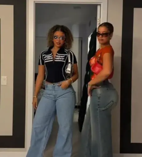 Image 4642355 from The Learmann Twins | Ana and Lexie Learmann