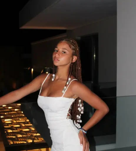 Image 4608063 from Chevelly | Vellyyx