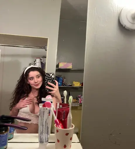 Image 4745257 from Hotblockchain / Emily Cocea / cryptobaddie1