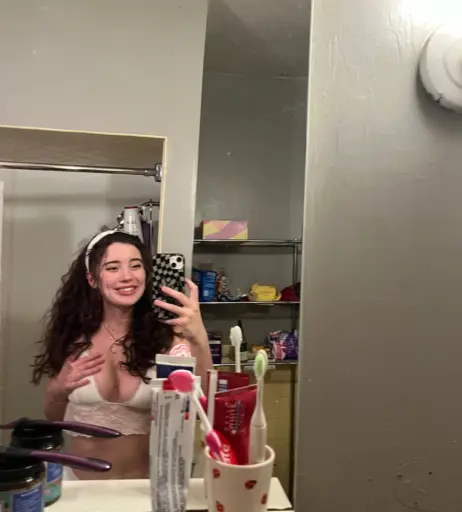 Image 4745275 from Hotblockchain / Emily Cocea / cryptobaddie1