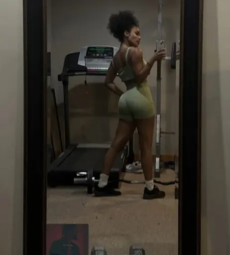 Image 4741778 from Aaliyeezy