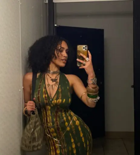 Image 4735733 from Aaliyeezy