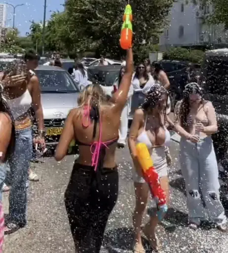 Image 4702324 from Shir._.vaturi