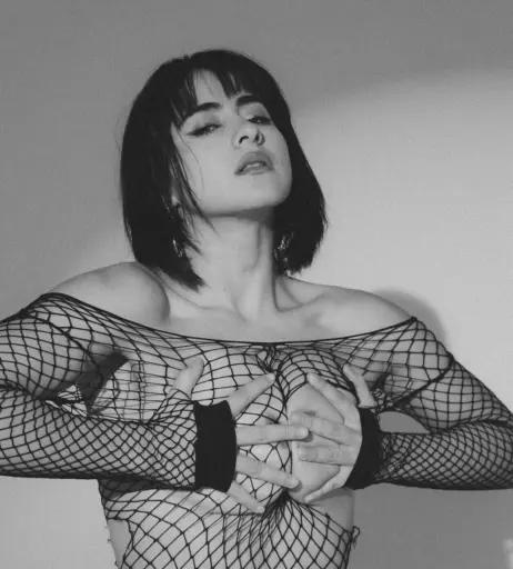 Image 4026276 from Mia Valentine