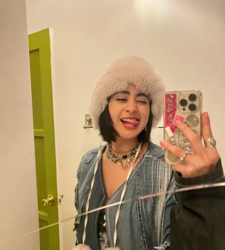Image 4024249 from Mia Valentine