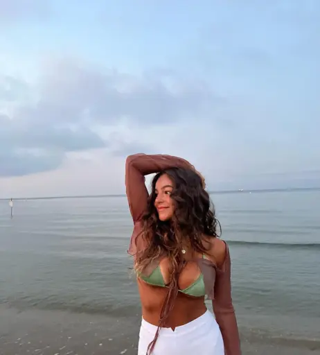 Image 4021138 from Monika Mancini