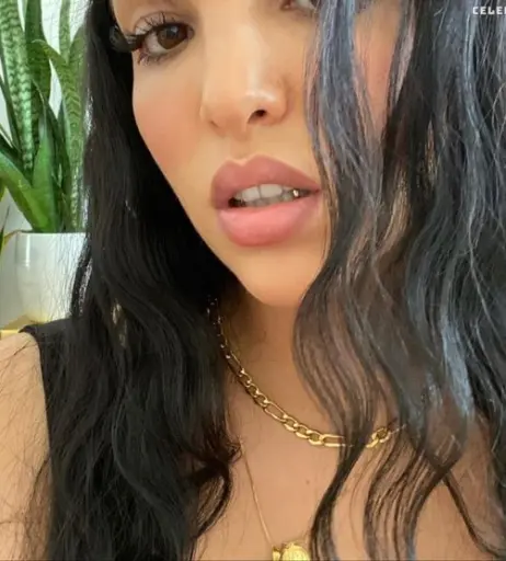 Image 720838 from Juju44