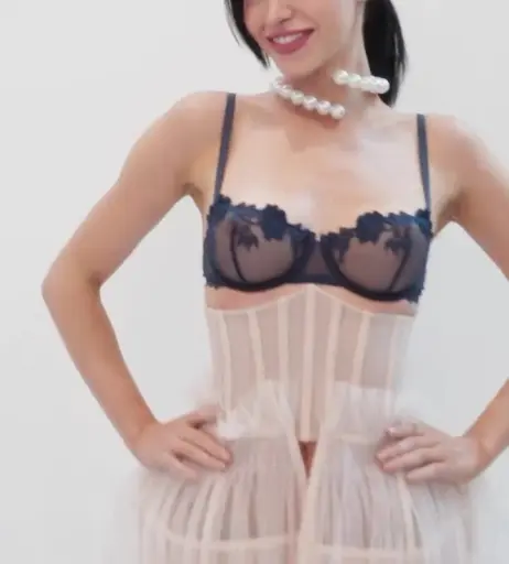 Image 742397 from Léa Elui