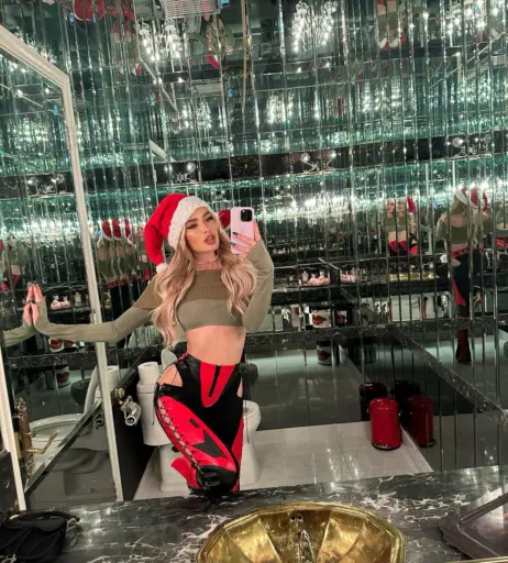 Image 761467 from Elena Kamperi