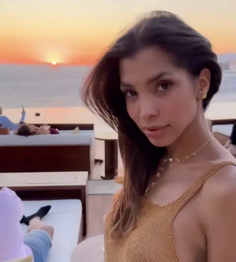 Image 709629 from Lara Helmer