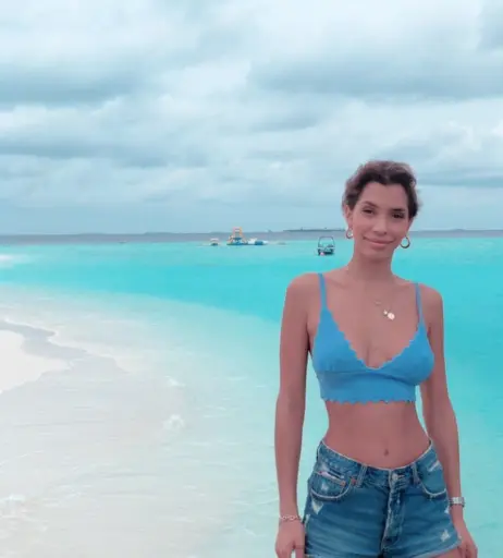 Image 708567 from Lara Helmer