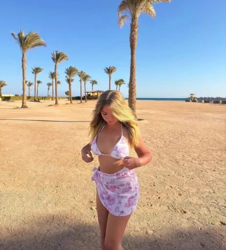 Image 700558 from Dalia