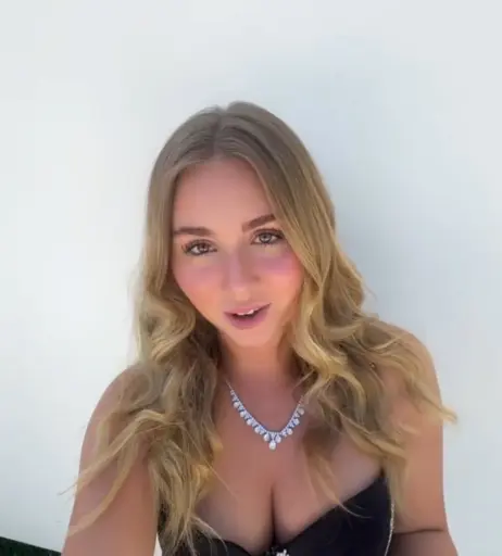 Image 700927 from Dalia